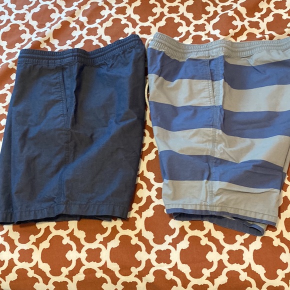 2 pairs of Mossimo shorts - Picture 3 of 9